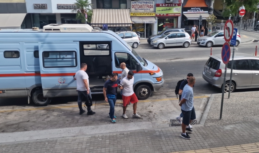 Θεσσαλονίκη: «Ο διανομέας του έριξε μπουνιά στο κεφάλι, έφτασε εγκεφαλικά νεκρός στο ΑΧΕΠΑ» περιγράφει ο γαμπρός του 50χρονου