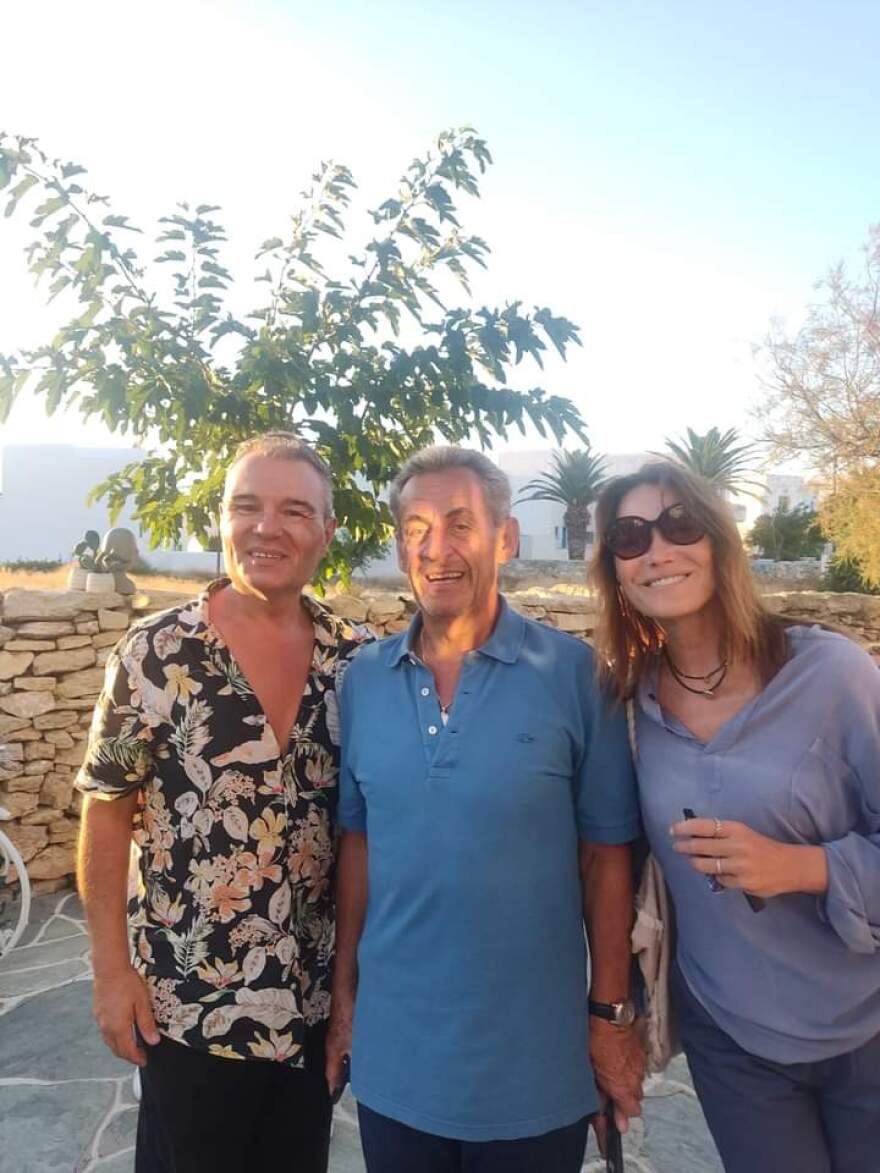 Κάρλα Μπρούνι: Το βίντεο από τις διακοπές στη Φολέγανδρο - «Όλα έχουν να κάνουν με τα πόδια»