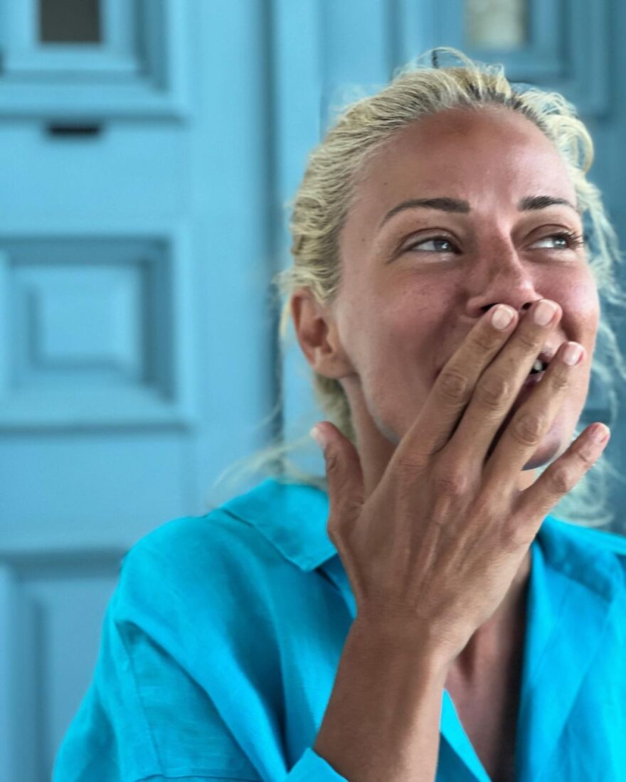 Ζέτα Μακρυπούλια: Η στιγμή που πάει να φάει καρπούζι αλλά ο Νίκος Μουτσινάς δεν την αφήνει - Φωτογραφίες