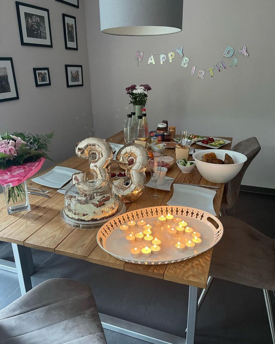 Λάουρα Νάργες: Γιόρτασε τα 33α γενέθλιά της στη Γερμανία με τον γιο της - Δείτε φωτογραφίες