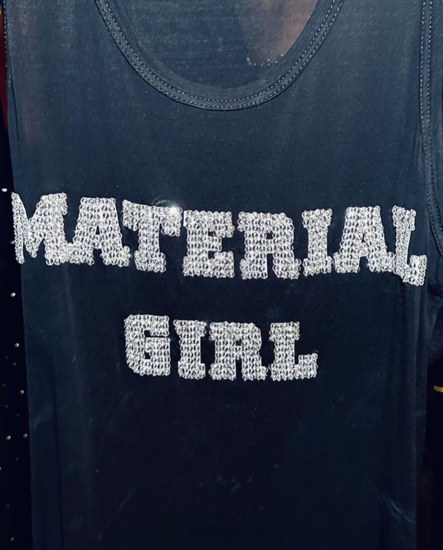 Μαντόνα: Πόζαρε με έναν μαύρο κορσέ και ανακοίνωσε πως ετοιμάζεται για την περιοδεία της