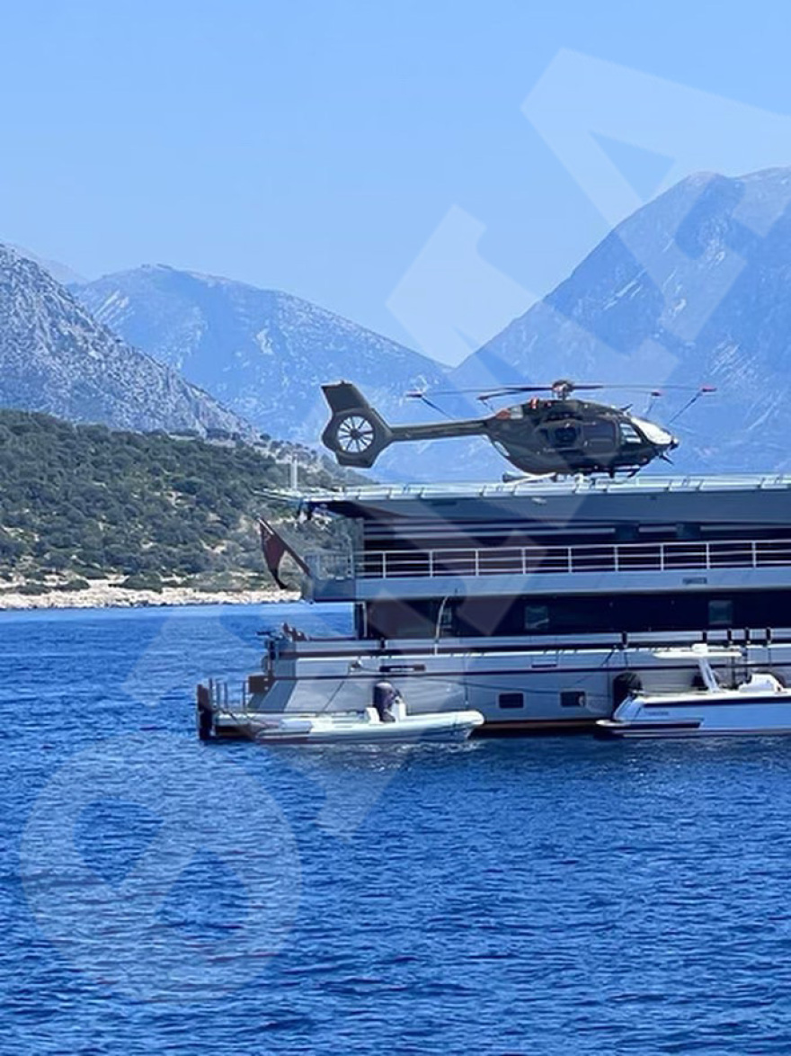 Τζεφ Μπέζος: Το «βοηθητικό» σκάφος αξίας 75 εκατ. δολαρίων κάνει βόλτες στην Ιθάκη - Δείτε φωτογραφίες