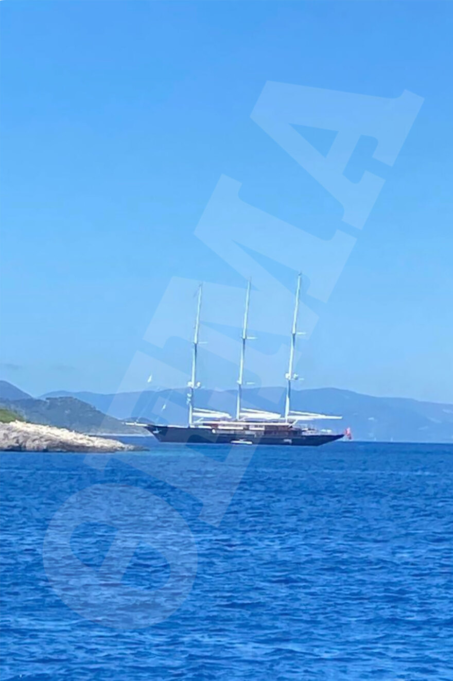 Τζεφ Μπέζος: Το «βοηθητικό» σκάφος αξίας 75 εκατ. δολαρίων κάνει βόλτες στην Ιθάκη - Δείτε φωτογραφίες