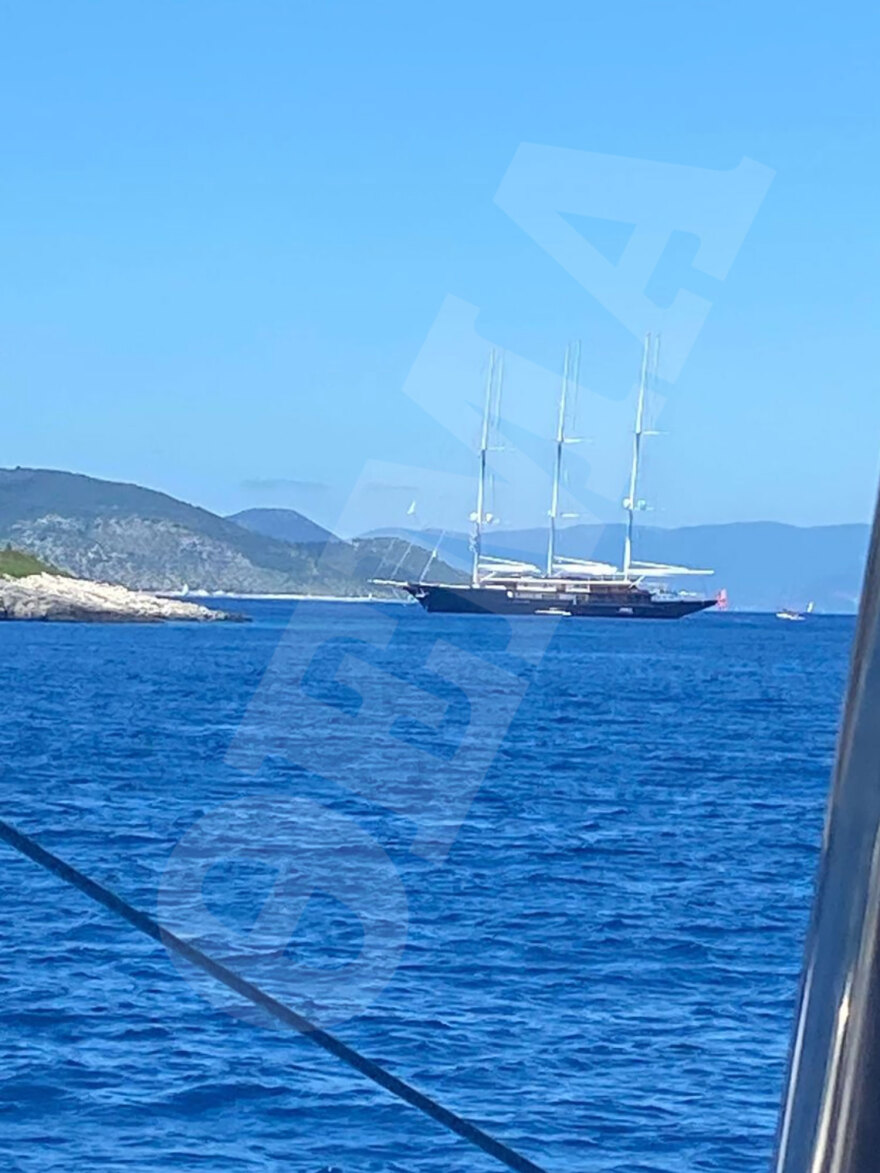 Τζεφ Μπέζος: Το «βοηθητικό» σκάφος αξίας 75 εκατ. δολαρίων κάνει βόλτες στην Ιθάκη - Δείτε φωτογραφίες