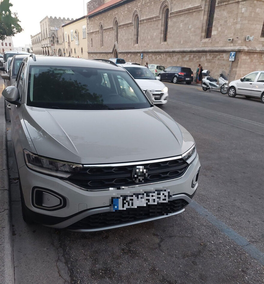 Ρόδος: Καταδίωξη ταχύπλοου με ρίψη προειδοποιητικών βολών - Συνελήφθησαν δύο διακινητές που μετέφεραν 13 μετανάστες