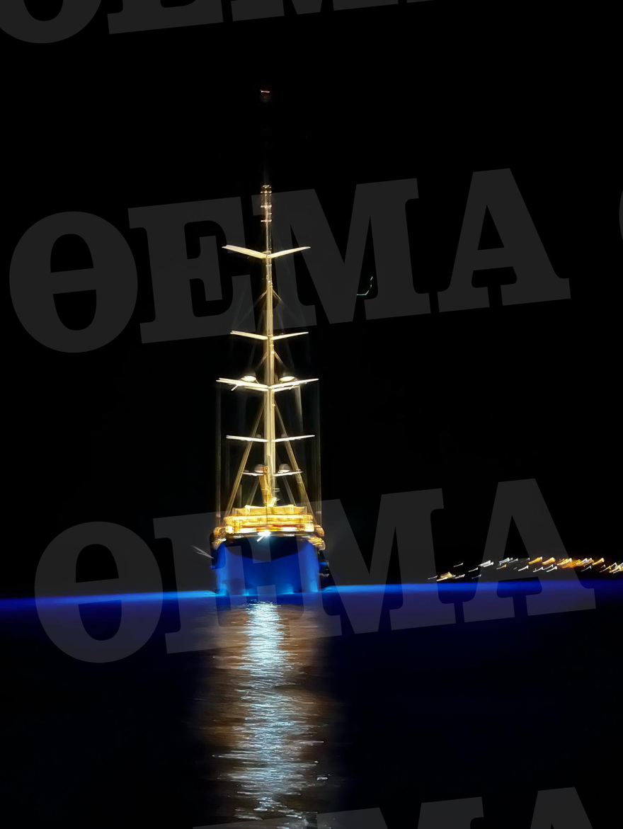 Τζεφ Μπέζος: Το «βοηθητικό» σκάφος αξίας 75 εκατ. δολαρίων κάνει βόλτες στην Ιθάκη - Δείτε φωτογραφίες