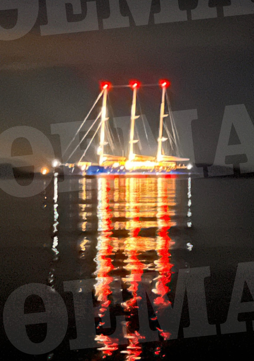 Τζεφ Μπέζος: Το «βοηθητικό» σκάφος αξίας 75 εκατ. δολαρίων κάνει βόλτες στην Ιθάκη - Δείτε φωτογραφίες