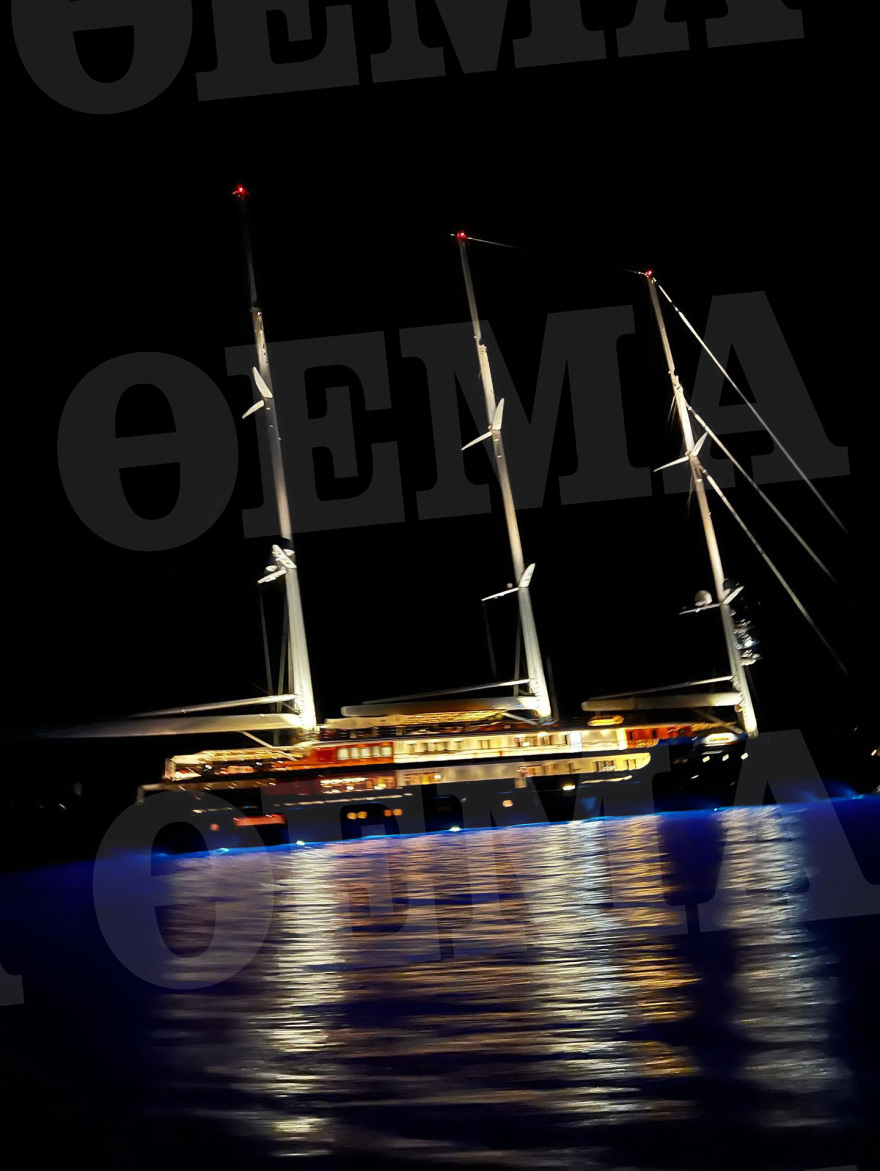 Τζεφ Μπέζος: Το «βοηθητικό» σκάφος αξίας 75 εκατ. δολαρίων κάνει βόλτες στην Ιθάκη - Δείτε φωτογραφίες