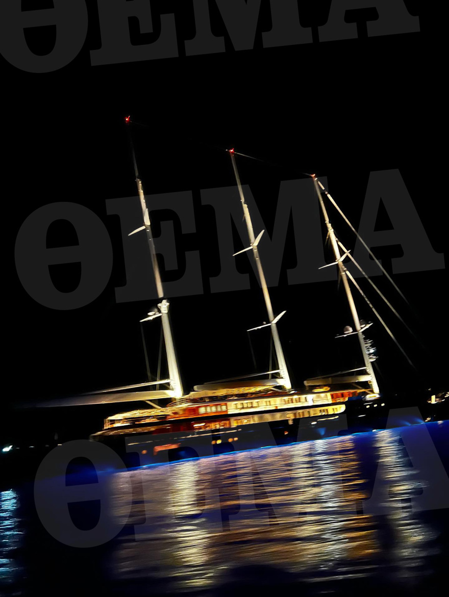 Τζεφ Μπέζος: Το «βοηθητικό» σκάφος αξίας 75 εκατ. δολαρίων κάνει βόλτες στην Ιθάκη - Δείτε φωτογραφίες