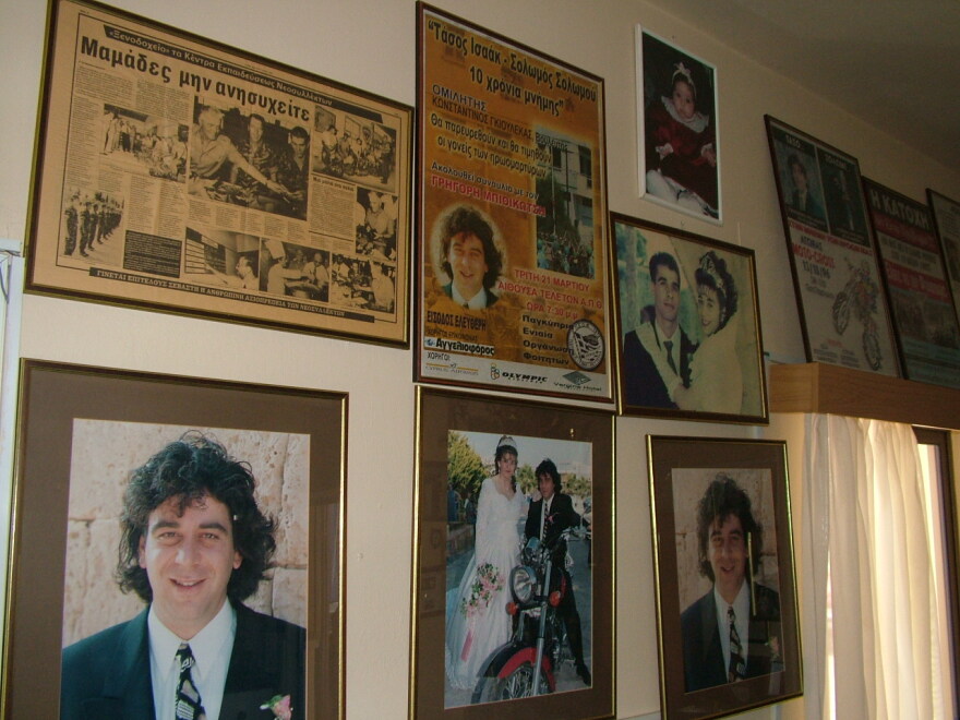 27 χρόνια από τη δολοφονία του Τάσου Ισαάκ: «Τον σκότωσαν οι σκύλοι» - Μια συζήτηση με τον πατέρα του