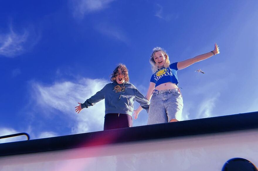 Τόρι Σπέλινγκ: Δείχνει στο κοινό της φωτογραφίες από τη νέα της ζωή στο τροχόσπιτο 