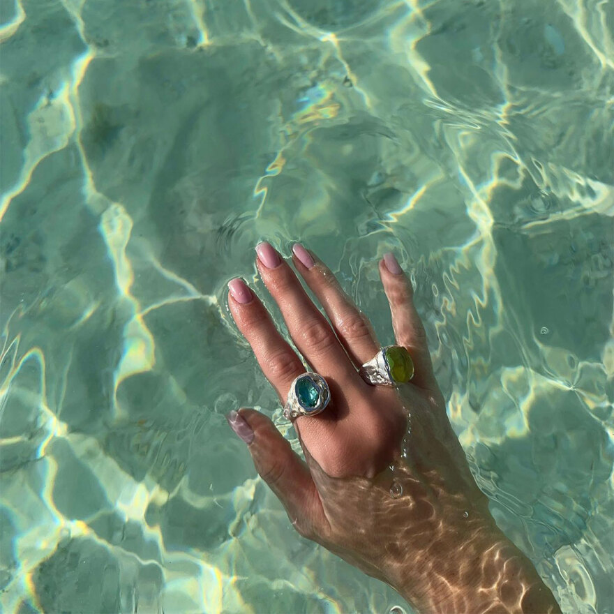 Κάιλι Τζένερ: Έγινε 26 και το γιόρτασε με σέξι μαγιό - Το «ευχαριστώ» για τις ευχές μέσα από γιοτ