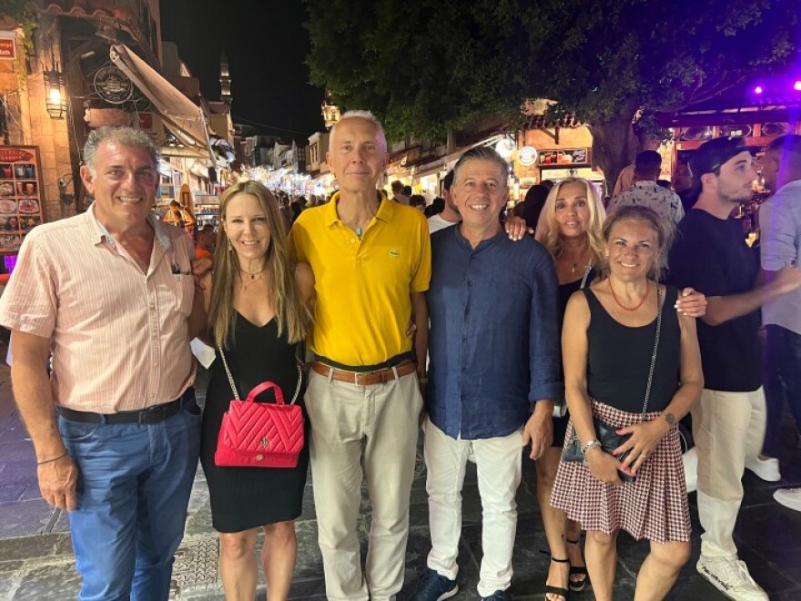 «Η λέξη φιλοξενία γεννήθηκε στη Ρόδο» - Εντυπωσιασμένος Ιταλός δημοσιογράφος από την ανάκαμψη του νησιού μετά τις φωτιές