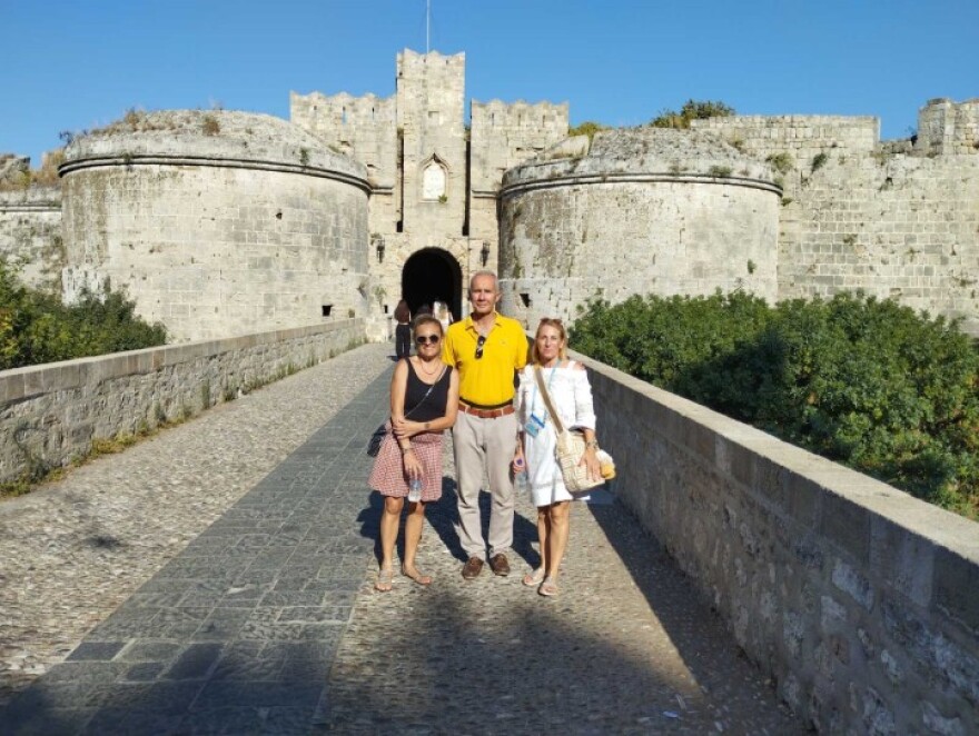 «Η λέξη φιλοξενία γεννήθηκε στη Ρόδο» - Εντυπωσιασμένος Ιταλός δημοσιογράφος από την ανάκαμψη του νησιού μετά τις φωτιές