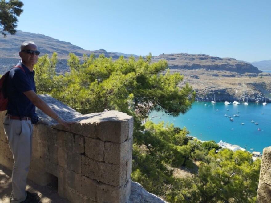 «Η λέξη φιλοξενία γεννήθηκε στη Ρόδο» - Εντυπωσιασμένος Ιταλός δημοσιογράφος από την ανάκαμψη του νησιού μετά τις φωτιές