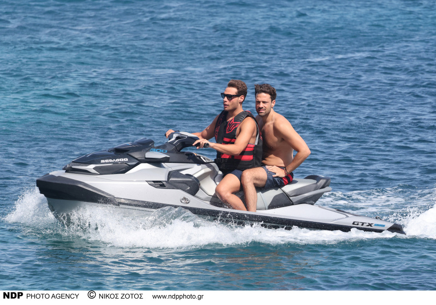 Κωνσταντίνος Αργυρός: Έκανε τζετ σκι στη Μύκονο - Δείτε φωτογραφίες