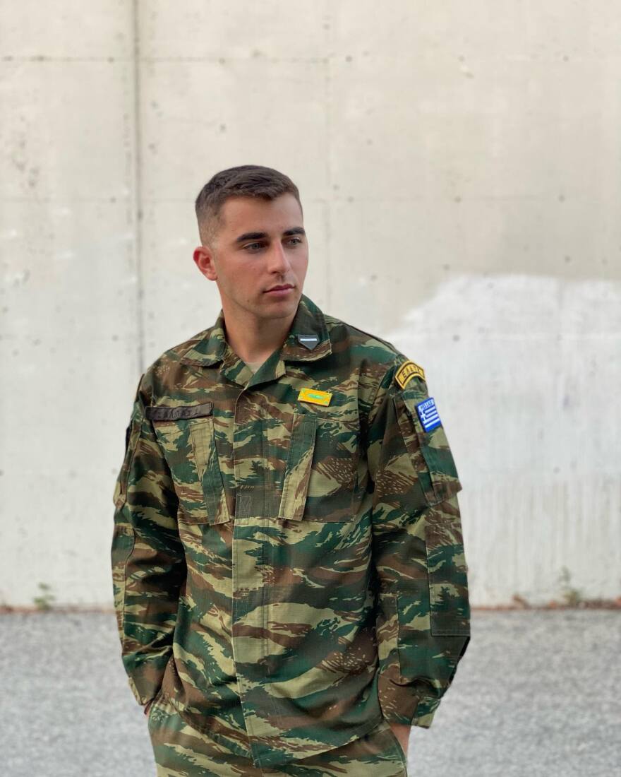 Ευτυχισμένοι Μαζί: Ο «μικρός Γιαννάκης» μεγάλωσε και πήγε στρατό - Δείτε φωτογραφίες