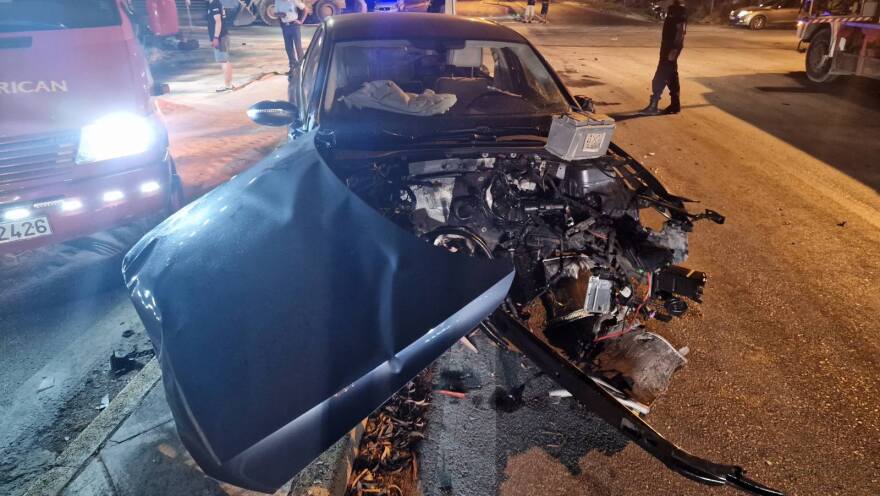 Ζάκυνθος: Νεκρός 21χρονος οδηγός - Το ΙΧ συγκρούστηκε με όχημα τετραμελούς οικογενείας (φωτογραφίες)