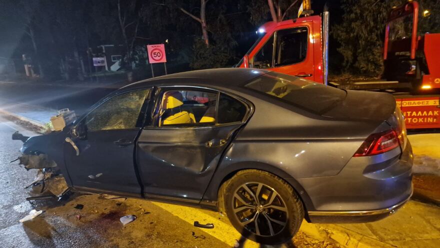 Ζάκυνθος: Νεκρός 21χρονος οδηγός - Το ΙΧ συγκρούστηκε με όχημα τετραμελούς οικογενείας (φωτογραφίες)