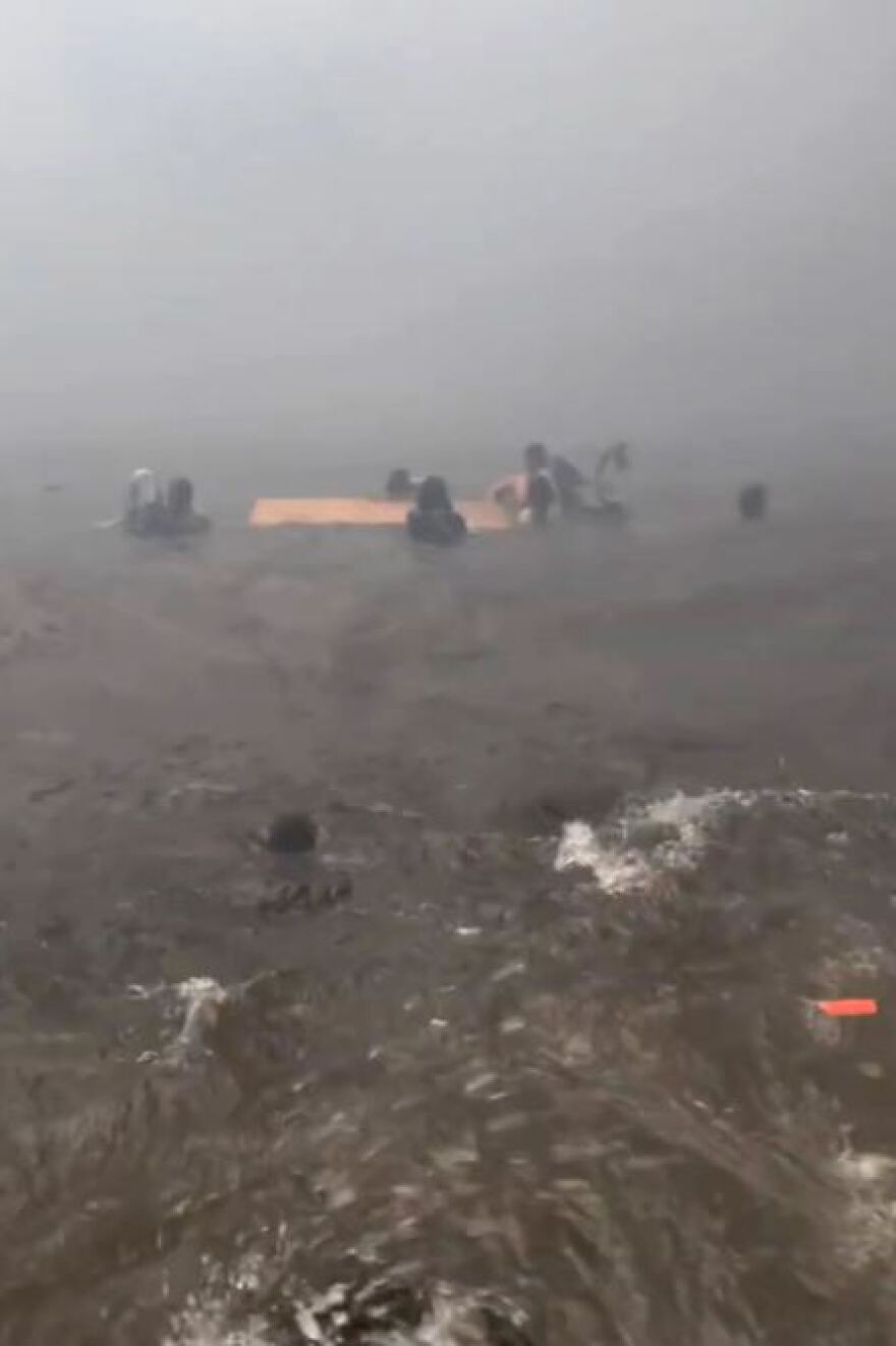 Χαβάη - Βίντεο: Έπεφταν στη θάλασσα για να μην καούν - «Καζάνι που βράζει» ο Ειρηνικός από τις φωτιές στη Χαβάη