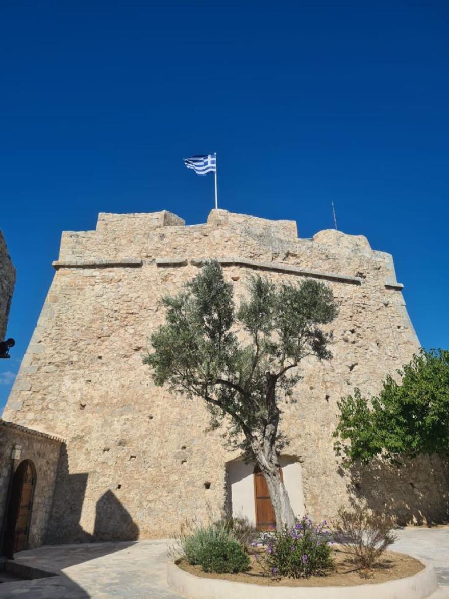 Ναύπλιο - Λίνα Μενδώνη: Στο Μπούρτζι για αυτοψία μετά την επαναλειτουργία του