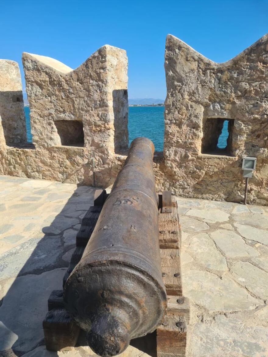 Ναύπλιο - Λίνα Μενδώνη: Στο Μπούρτζι για αυτοψία μετά την επαναλειτουργία του