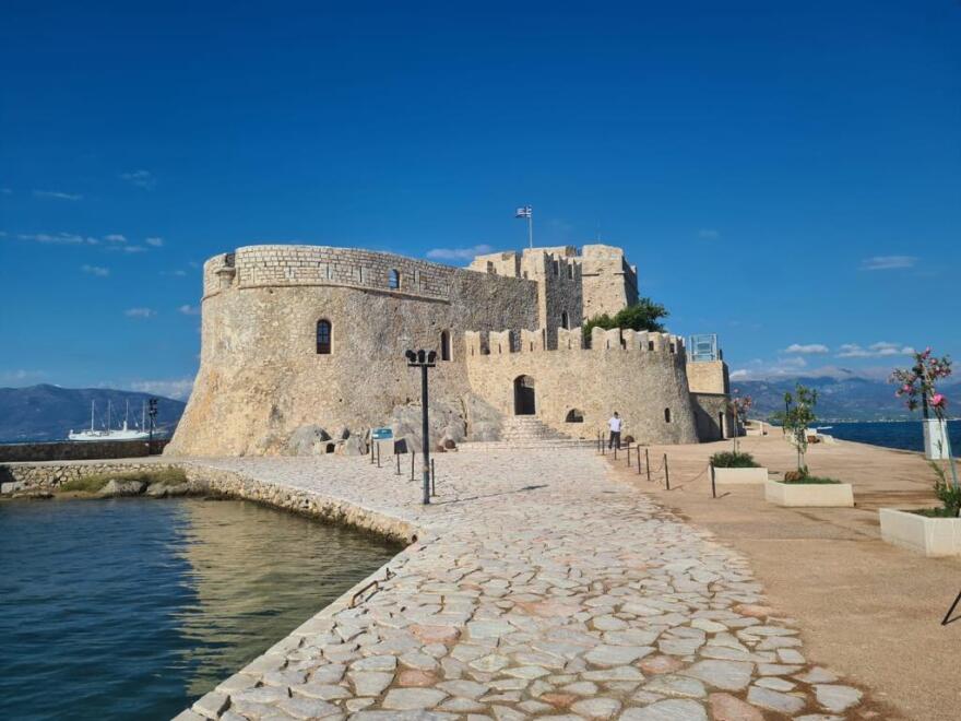 Ναύπλιο - Λίνα Μενδώνη: Στο Μπούρτζι για αυτοψία μετά την επαναλειτουργία του