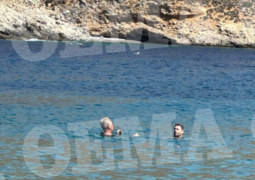 Ανδρουλάκης: Στην Αστυπάλαια συνεχίζει τις διακοπές του ο πρόεδρος του ΠΑΣΟΚ - Δείτε φωτογραφίες