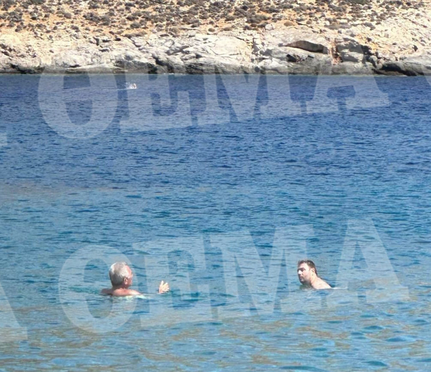 Ανδρουλάκης: Στην Αστυπάλαια συνεχίζει τις διακοπές του ο πρόεδρος του ΠΑΣΟΚ - Δείτε φωτογραφίες