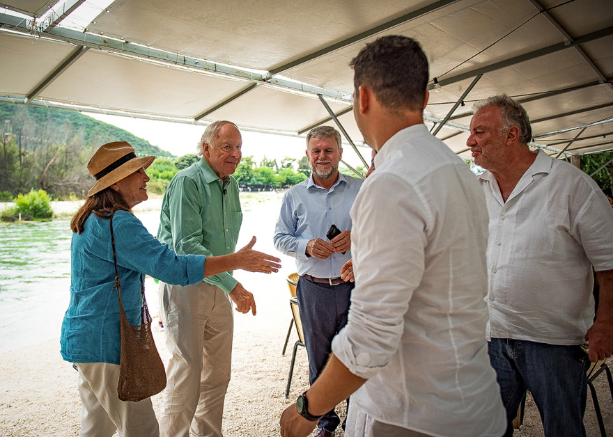 Οι Bulgari στην Παραμυθιά: Η επίσκεψη της οικογένειας εκεί που ξεκίνησαν όλα - Δείτε φωτογραφίες