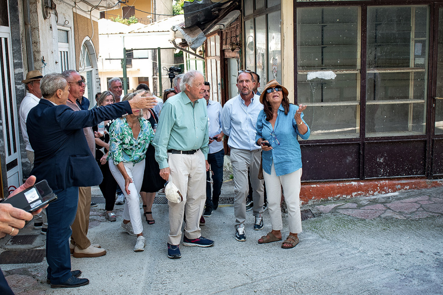 Οι Bulgari στην Παραμυθιά: Η επίσκεψη της οικογένειας εκεί που ξεκίνησαν όλα - Δείτε φωτογραφίες