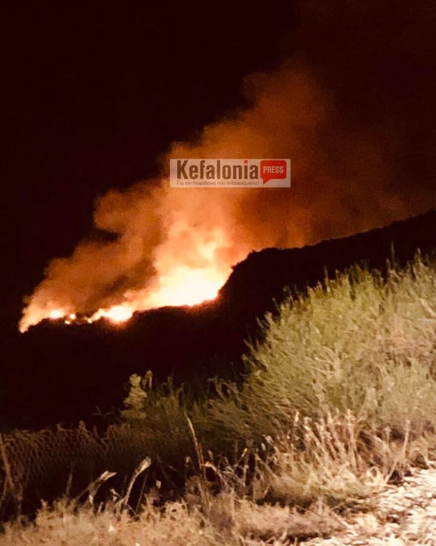 Φωτιά στην Κεφαλονιά - Δείτε φωτογραφίες