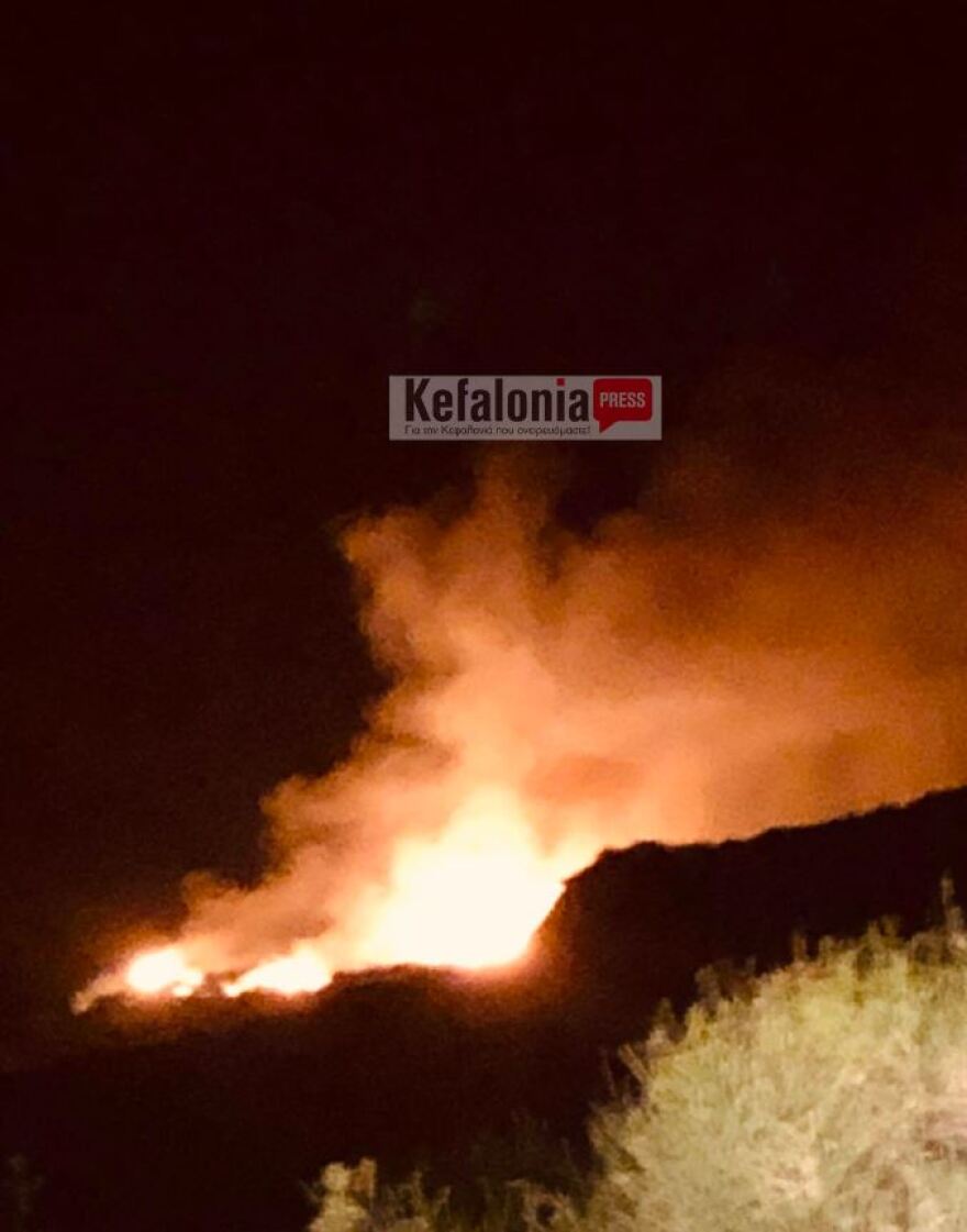 Φωτιά στην Κεφαλονιά - Δείτε φωτογραφίες