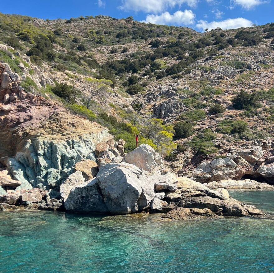 Ντούα Λίπα: Ξανά στην Ελλάδα η τραγουδίστρια - Στην Πελοπόννησο με τον Ρομέν Γαβράς  