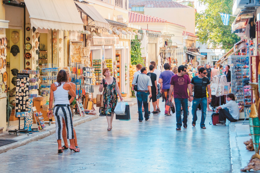 «Χώρα να ζεις, όχι μόνο για διακοπές» - Από την Κυψέλη μέχρι το Σαρακήνικο, τα ξένα μέσα «ανακαλύπτουν» την Ελλάδα