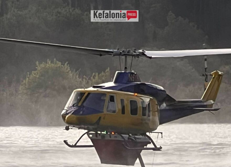 Φωτιά στην Κεφαλονιά: Καλύτερη η εικόνα, στη «μάχη» τα εναέρια μέσα - Δείτε φωτογραφίες