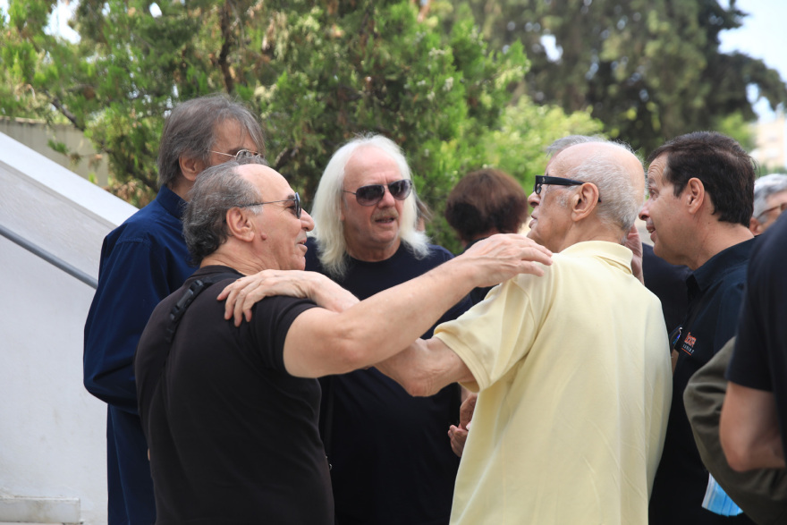 Λιζέτα Νικολάου: Στο Παλαιό Φάληρο η κηδεία της - Το συγκινητικό αντίο του Γιώργου Λιάνη