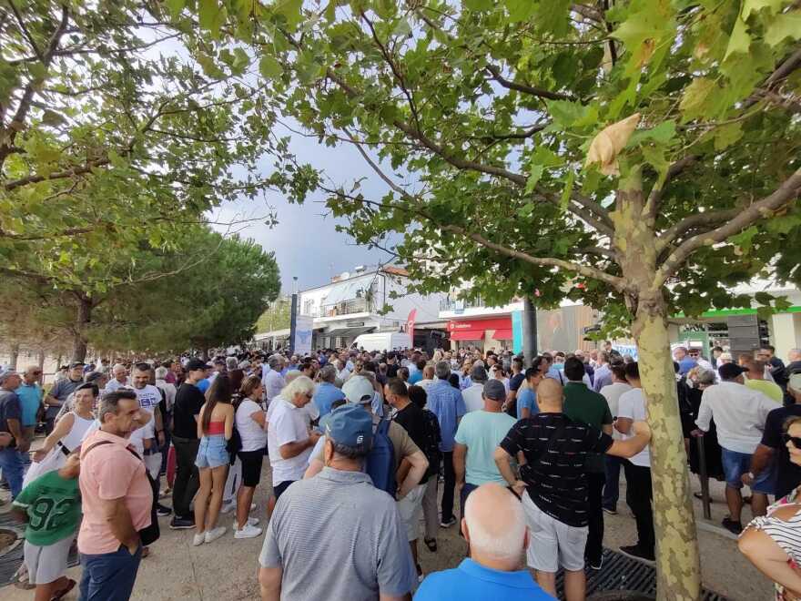 Αλβανία: Μεγάλη συγκέντρωση στη Χειμάρρα για τον Φρέντι Μπελέρη - Δείτε βίντεο και φωτογραφίες