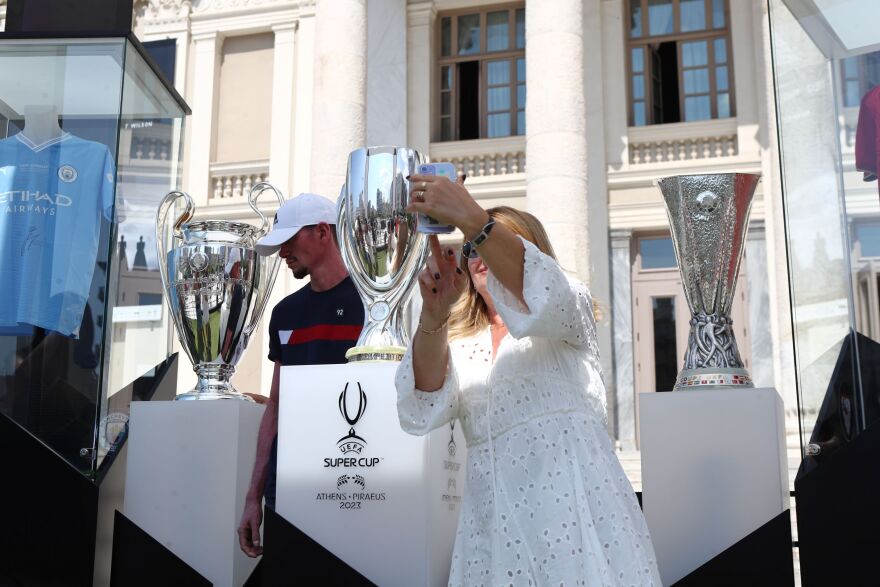   Με τους Legends του 2004 ξεκίνησε η γιορτή του UEFA Super Cup 2023 στον Πειραιά - Δείτε φωτογραφίες 