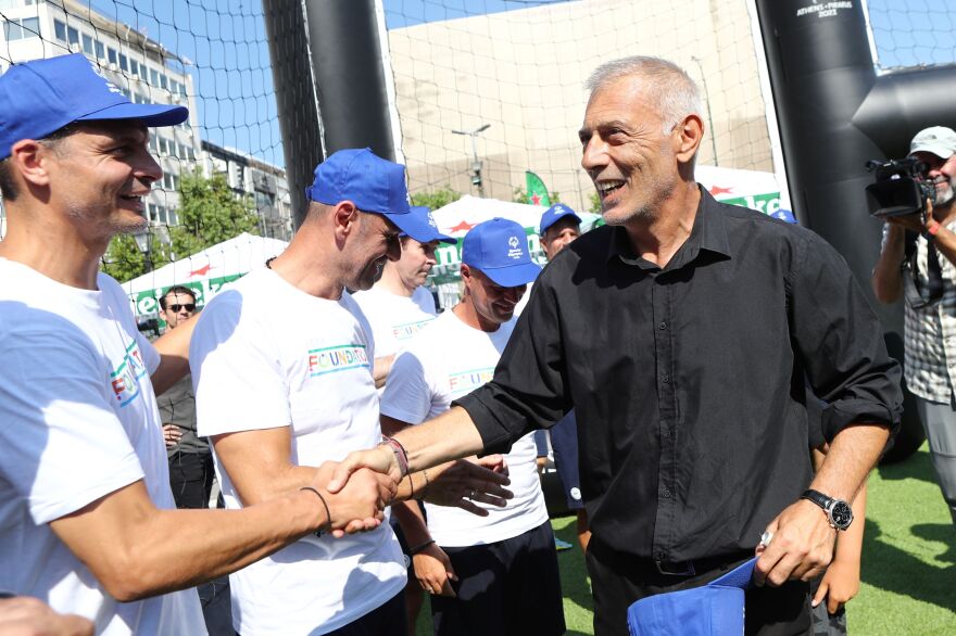   Με τους Legends του 2004 ξεκίνησε η γιορτή του UEFA Super Cup 2023 στον Πειραιά - Δείτε φωτογραφίες 