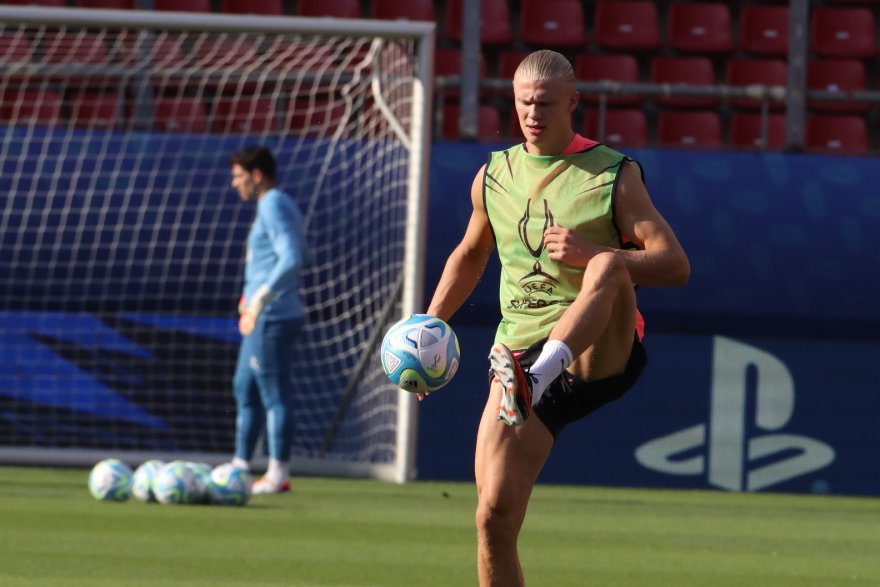 UEFA Super Cup 2023: Η προπόνηση της Μάντσεστερ Σίτι στο «Καραϊσκάκη» - Δείτε φωτογραφίες 