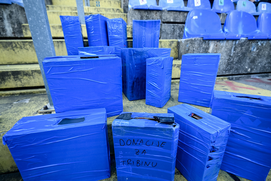 Ντιναμό Ζάγκρεμπ: Οι Κροάτες μαζεύουν χρήματα στο γήπεδο για τους προφυλακισμένους στην Ελλάδα οπαδούς - Δείτε φωτογραφίες 