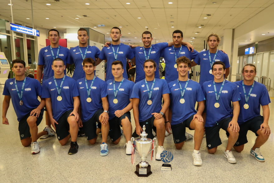 Πόλο - Έφηβοι: Επέστρεψαν στην Ελλάδα οι πρωταθλητές Ευρώπης - Δείτε φωτογραφίες 