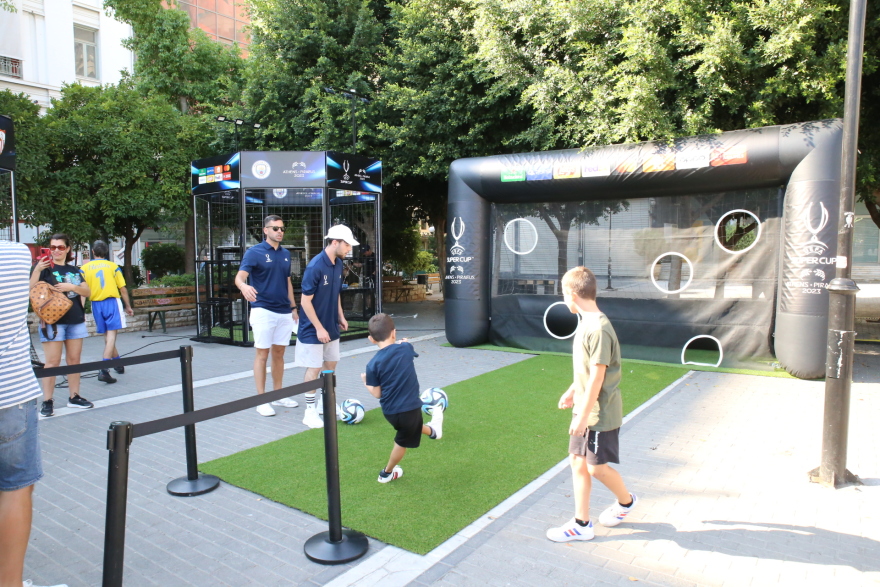   Με τους Legends του 2004 ξεκίνησε η γιορτή του UEFA Super Cup 2023 στον Πειραιά - Δείτε φωτογραφίες 