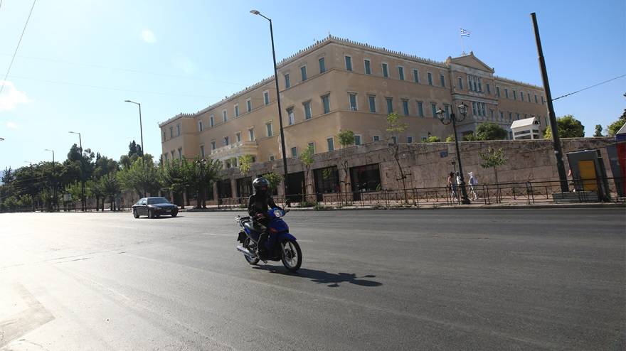 Δεκαπενταύγουστος: Έρημη πόλη η Αθήνα - Αδειοι δρόμοι και ελάχιστοι τουρίστες