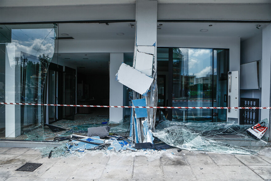 Ηλιούπολη: Σφοδρή σύγκρουση σε διασταύρωση - Δύο τραυματίες