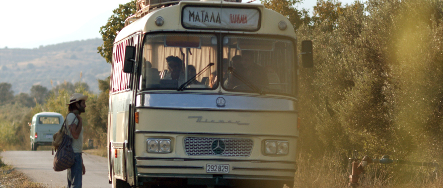 Η Παραλία: Backstage φωτογραφίες από τα γυρίσματα στα Μάταλα - Οι ρόλοι της νέας δραματικής σειράς