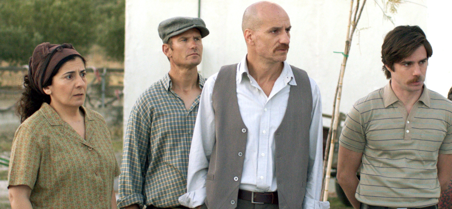 Η Παραλία: Backstage φωτογραφίες από τα γυρίσματα στα Μάταλα - Οι ρόλοι της νέας δραματικής σειράς