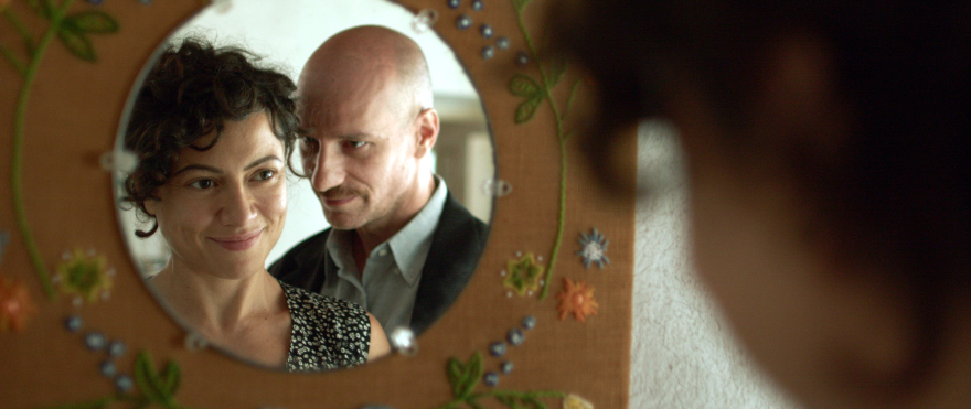 Η Παραλία: Backstage φωτογραφίες από τα γυρίσματα στα Μάταλα - Οι ρόλοι της νέας δραματικής σειράς