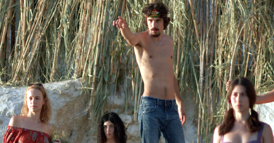 Η Παραλία: Backstage φωτογραφίες από τα γυρίσματα στα Μάταλα - Οι ρόλοι της νέας δραματικής σειράς